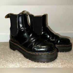 USED 2976 SMOOTH LEATHER PLATFORM CHELSEA BOOTS